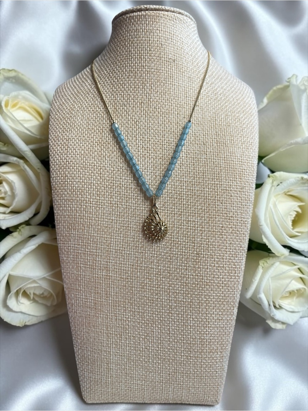 Faceted Aqua Blue Bead Gold Tone Seashell Pendant Necklace